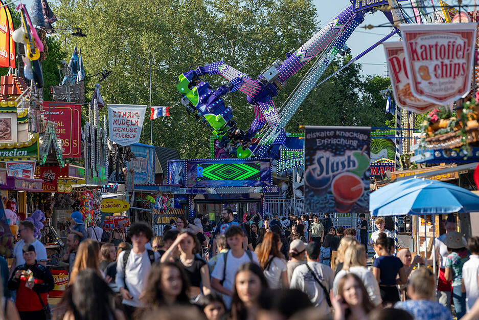Das erste Volksfest der Saison startete in diesem Jahr am 30. April und endet am 5. Mai.