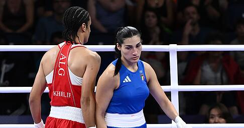 Angela Carini (r.) ist inzwischen wieder als Boxerin aktiv.