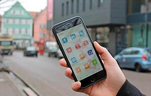 Zwölf Hauptsymbole weisen den Weg zu den gewünschten Informationen. Wo gibt es Parkplätze, Sehenswürdigkeiten oder einen leckeren Mittagstisch?
Fotos: Tanja Weilemann Zwölf Hauptsymbole weisen den Weg zu den gewünschten Informationen. Wo gibt es Parkplätze, Sehenswürdigkeiten oder einen leckeren Mittagstisch?
Fotos: Tanja Weilemann