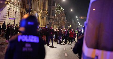 In zahlreichen deutschen Städten gab es am Wochenende angemeldete, aber auch nicht genehmigte Demonstrationen.
Foto: dpa