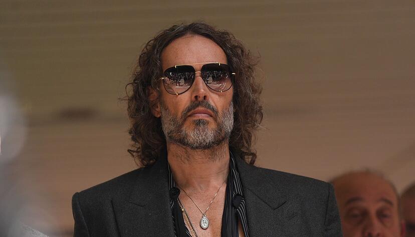 Russell Brand muss trotz der schweren Vorw&uuml;rfe wegen mutma&szlig;lich sexueller &Uuml;bergriffe nicht in Untersuchungshaft. (Archivfoto)