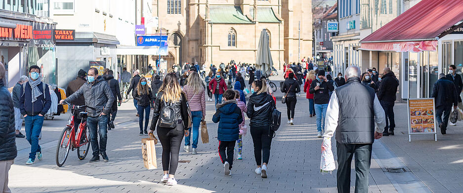 Erste Geschäfte öffnen nach dem harten Lockdown