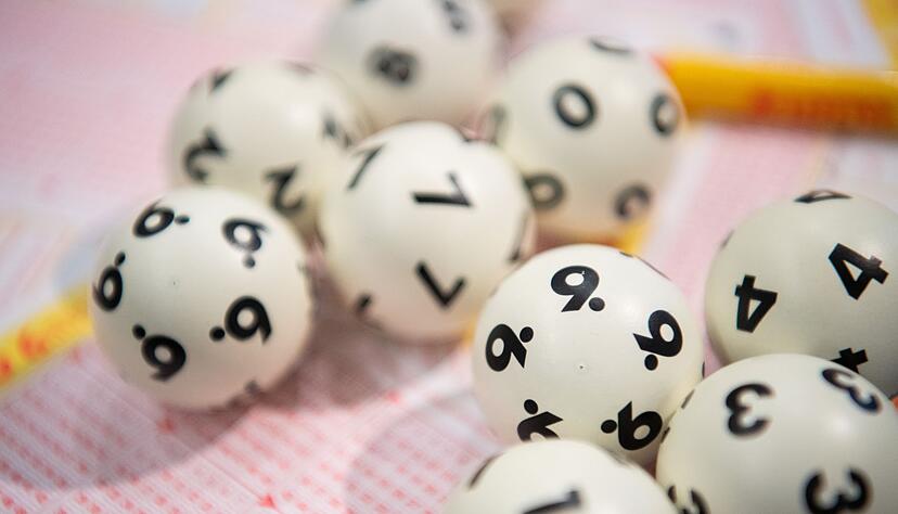 Ein Mann aus dem S&uuml;dwesten hat im Lotto abger&auml;umt. (Symbolbild)