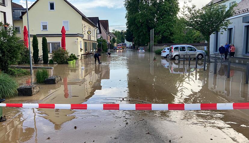 Hochwasser nach einem Unwetter in Gemmingen.