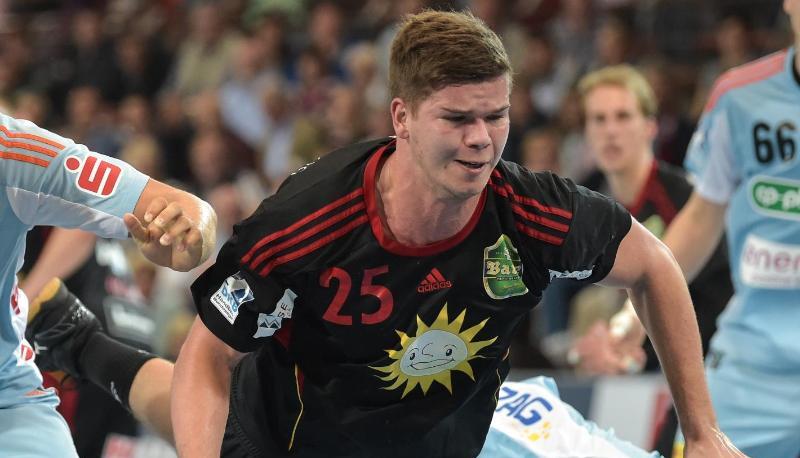 L&uuml;bbeckes Kreisl&auml;ufer Moritz Schade (M) hat seinen Vertrag um ein Jahr verl&auml;ngert. Foto: Silas Stein