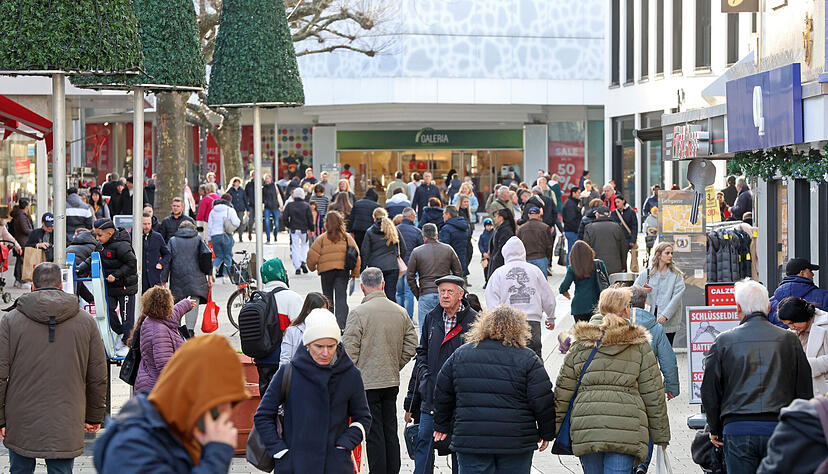 Selten ist die Heilbronner Innenstadt so gut besucht wie während des Weihnachtsgeschäftes. Stadt und Händler suchen nach Lösungen. Selten ist die Heilbronner Innenstadt so gut besucht wie während des Weihnachtsgeschäftes. Stadt und Händler suchen nach Lösungen.