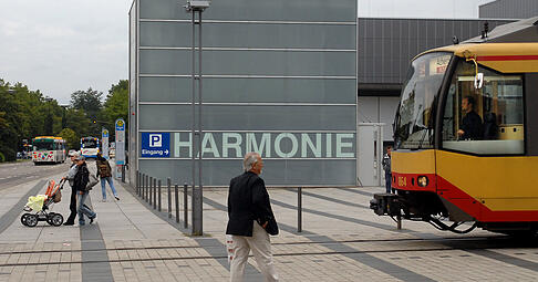 Stadtbahnen müssen am Montag die Heilbronner Innenstadt umfahren. Das Stellwerk wird bestreikt. Stadtbahnen müssen am Montag die Heilbronner Innenstadt umfahren. Das Stellwerk wird bestreikt.
