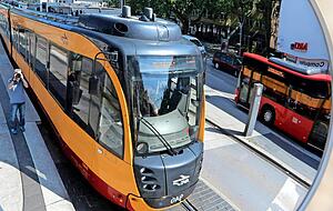 Stadtbahn in Heilbronn: Die Verbesserung des Öffentlichen Nahverkehrs ist eines der Anliegen des Mobilitätspakts, den Land, Landkreis, Kommunen und Unternehmen 2017 geschlossen haben.
Fotos: Archiv/Veigel