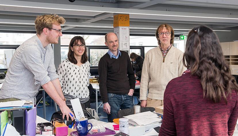 Julius W&uuml;rz inmitten seiner Kollegen: Fr&uuml;her hat er in der Hermann-Greiner-Realschule in Neckarsulm gearbeitet, als Pension&auml;r in der Otto-Klenert-Realschule in Bad Friedrichshall. Foto: Archiv/