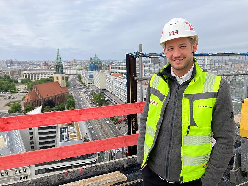 Christian Schröder aus Eppingen ist Bauleiter und betreut den Rohbau eines Hochhauses, das zu den höchsten Berlins zählen wird.