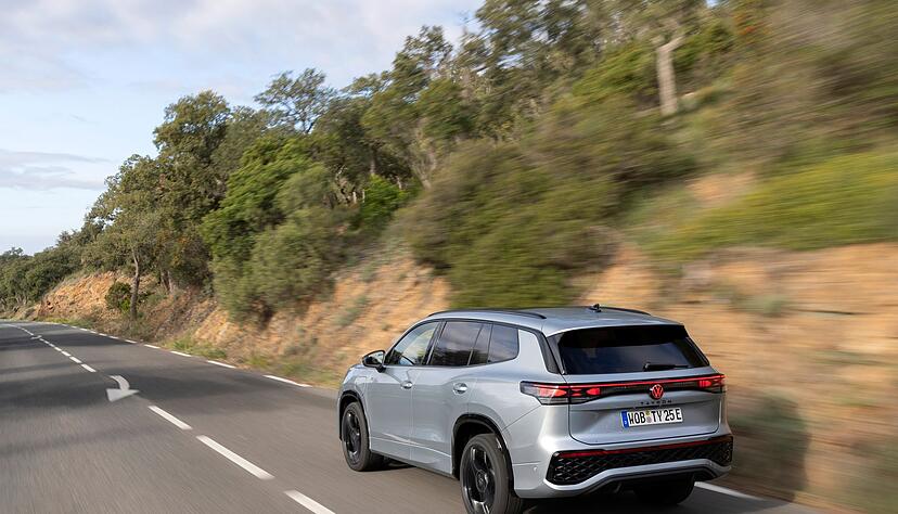 Platz da: Hinter der Heckklappe bieten sich je nach Version und Sitzklappung &uuml;ber 2.000 Liter Kofferraumvolumen an.