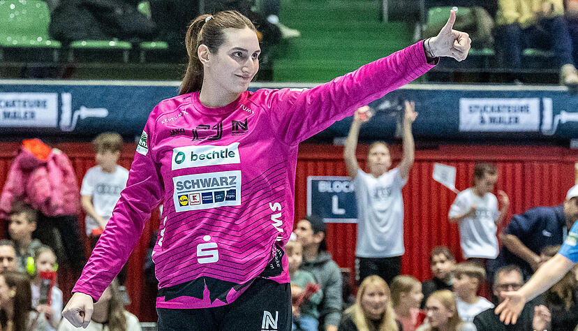 Daumen hoch: Lena Ivancok ist in den Playoffs auf Abschiedstour, will sich aber vor ihrem Wechsel zu JDA Dijon Handball bestm&ouml;glich aus Neckarsulm verabschieden.