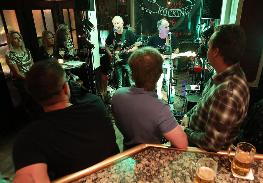 13 Bands und milde Temperaturen sorgten f&uuml;r gute Stimmung bei der Heilbronner Live-Nacht