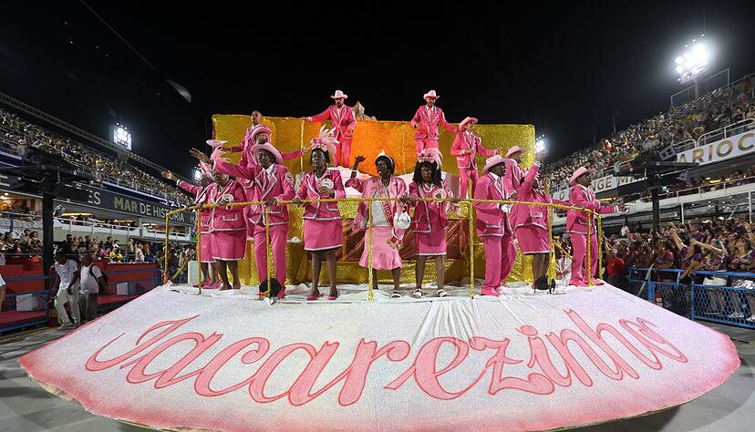 Den Auftakt machte die Schule &laquo;Unidos do Jacarezinho&raquo;.