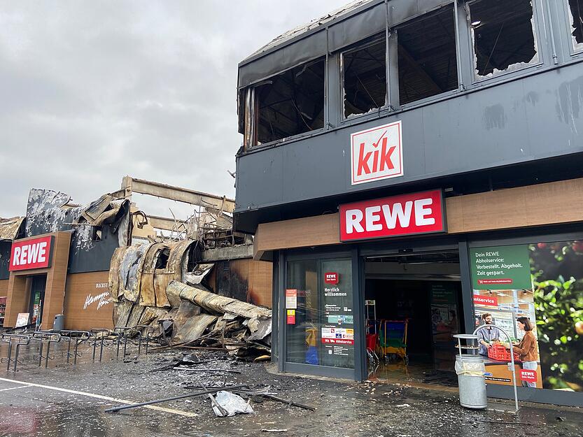 Großbrand in Mosbach-Neckarelz – Millionenschaden in Einkaufscenter