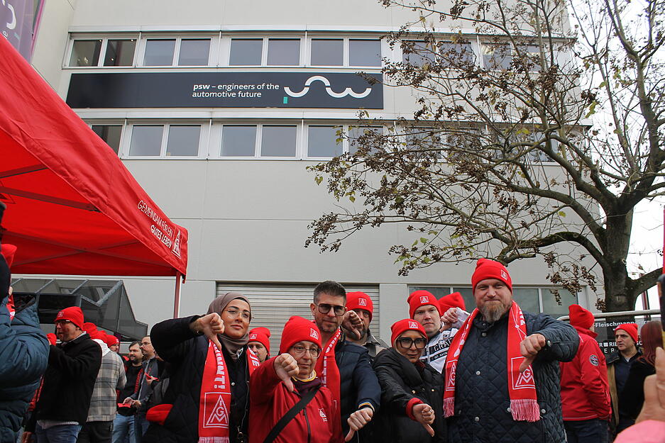 Beschäftigte hoffen auf konstruktive Lösungen. Beschäftigte hoffen auf konstruktive Lösungen.