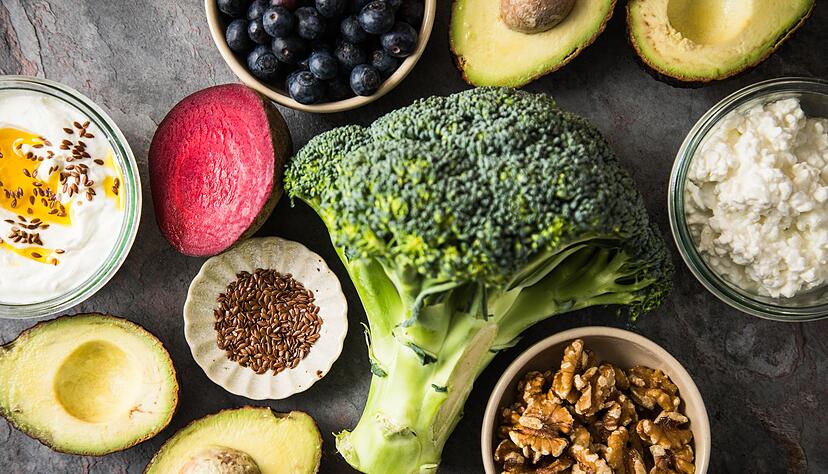 Eine ausgewogene Ernährung mit viel Obst und Gemüse unterstützt die Genesung. Eine ausgewogene Ernährung mit viel Obst und Gemüse unterstützt die Genesung.