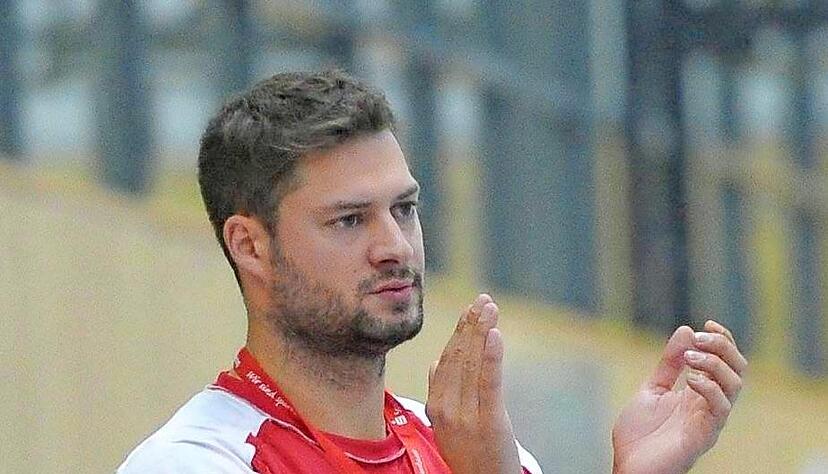 Christian Heuberger r&uuml;ckte zu Saisonbeginn wegen einer Rippenprellung, anstelle von Spielertrainer Andrej Klimovets, an die Seitenlinie.Foto: Imago