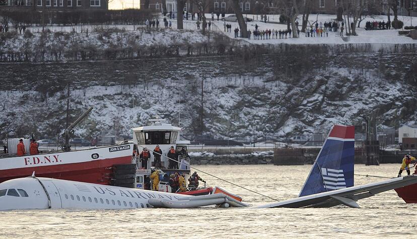 Wie durch ein Wunder überleben alle 155 Menschen an Bord die Notlandung im Hudson River. (Archivbild) Wie durch ein Wunder überleben alle 155 Menschen an Bord die Notlandung im Hudson River. (Archivbild)