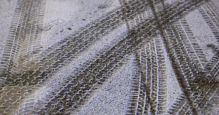 Winterwetter sorgt für Glättegefahr. (Archivbild)