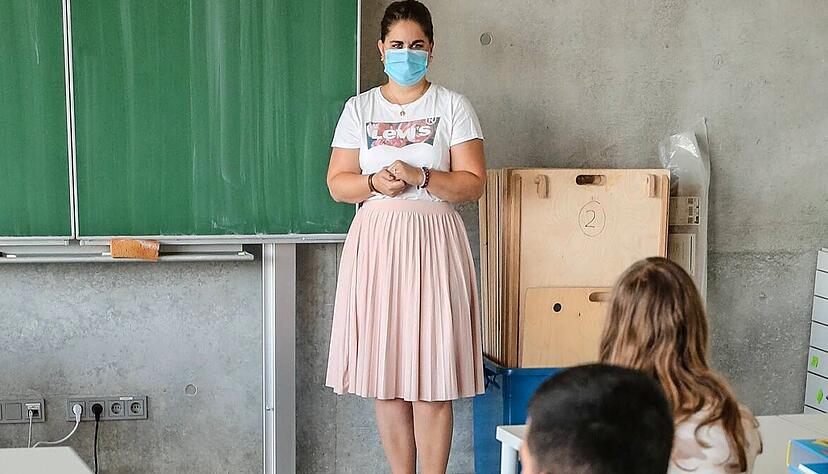 In Nachhilfekursen − den sogenannten Lernbrücken − können schwächere Schüler bereits in den Sommerferien verpassten Unterrichtsstoff nachholen.
Foto: dpa In Nachhilfekursen − den sogenannten Lernbrücken − können schwächere Schüler bereits in den Sommerferien verpassten Unterrichtsstoff nachholen.
Foto: dpa