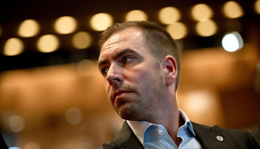 EM-Turnierdirektor Philipp Lahm kommt dank der Deutschen Bahn zu sp&auml;t zur Aufzeichnung.