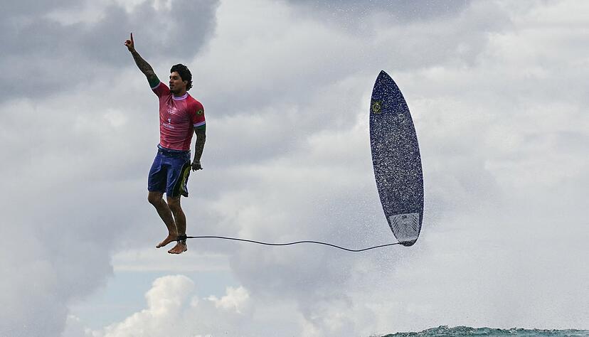 Der Brasilianer Gabriel Medina erreichte eine 9,9 als Wertung beim Surfen auf Tahiti. Dabei entstand dieses Foto.