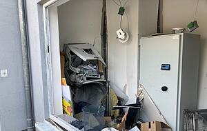 Sprengung in Züttlingen im Juli 2022: Die Polizei sprach von mehreren Tätern, die in zunächst unbekannte Richtung flüchteten.