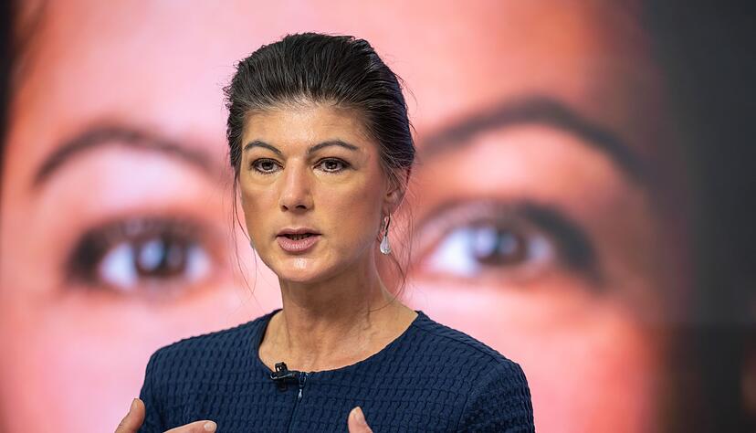 Mit mehr als 2,9 Millionen Followern ist BSW-Günderin Sahra Wagenknecht die erfolgreichste Bundestagsabgeordnete in den sozialen Medien. (Archivbild) Mit mehr als 2,9 Millionen Followern ist BSW-Günderin Sahra Wagenknecht die erfolgreichste Bundestagsabgeordnete in den sozialen Medien. (Archivbild)
