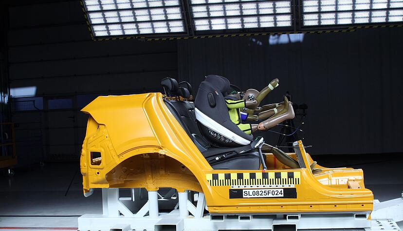 Crashtest: Sechs Babyschalen und elf Kindersitze hat der ADAC geprüft. Crashtest: Sechs Babyschalen und elf Kindersitze hat der ADAC geprüft.