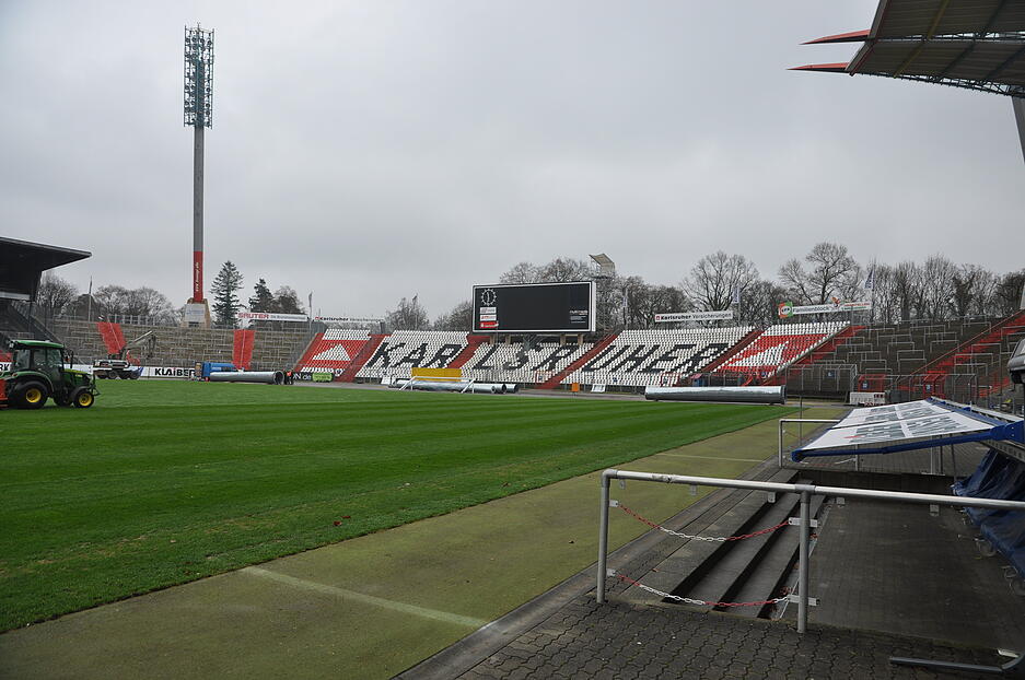 “Die Stuttgarter schicken uns ihren Schrott“: Die Anzeigetafel stand früher im Neckarstadion, künftig wird sie nicht mehr gebraucht.