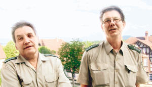 Alfred Selg (links) , stellvertretender Leiter des Polizeireviers Weinsberg, und der Ilsfelder Postenführer Andreas Wunderlich stellten die Statistik vor.Foto: Barth Alfred Selg (links) , stellvertretender Leiter des Polizeireviers Weinsberg, und der Ilsfelder Postenführer Andreas Wunderlich stellten die Statistik vor.Foto: Barth