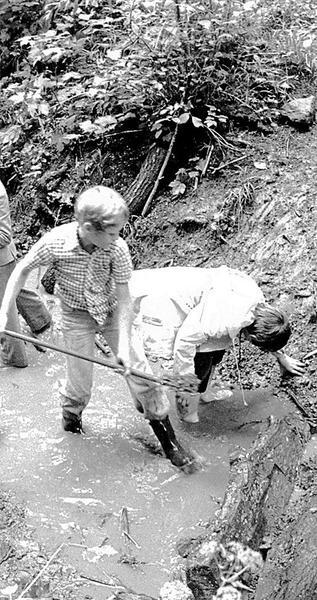 1979. Natur erleben - dazu gehört schon immer das Dämmebauen am Köpfer.