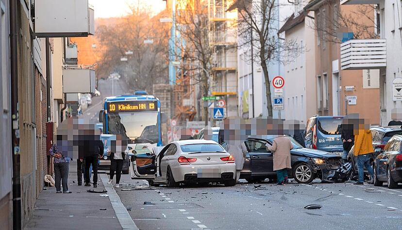 Der Moment, der das Leben einer ganzen Familie verändert hat: Aniko S. hat bei dem Unfall in der Wollhausstraße ihren Mann verloren. Der Moment, der das Leben einer ganzen Familie verändert hat: Aniko S. hat bei dem Unfall in der Wollhausstraße ihren Mann verloren.