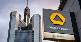 Die Bank hat Zehntausende Kunden angeschrieben, von denen sie vor einigen Jahren Negativzinsen kassierte - sie können sich jetzt Geld zurückholen. (Archivbild)