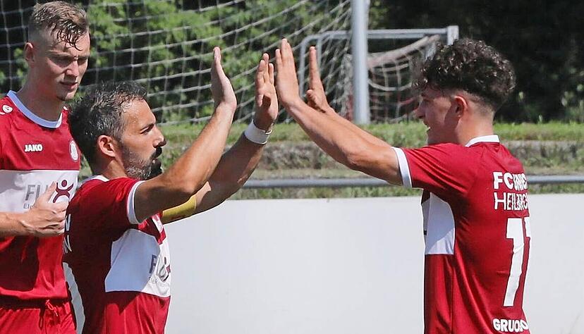Michele Varallo (2. von links) steuerte zwei Tore zum 3:2-Sieg des FC Union Heilbronn bei.
 Foto: Alexander Bertok