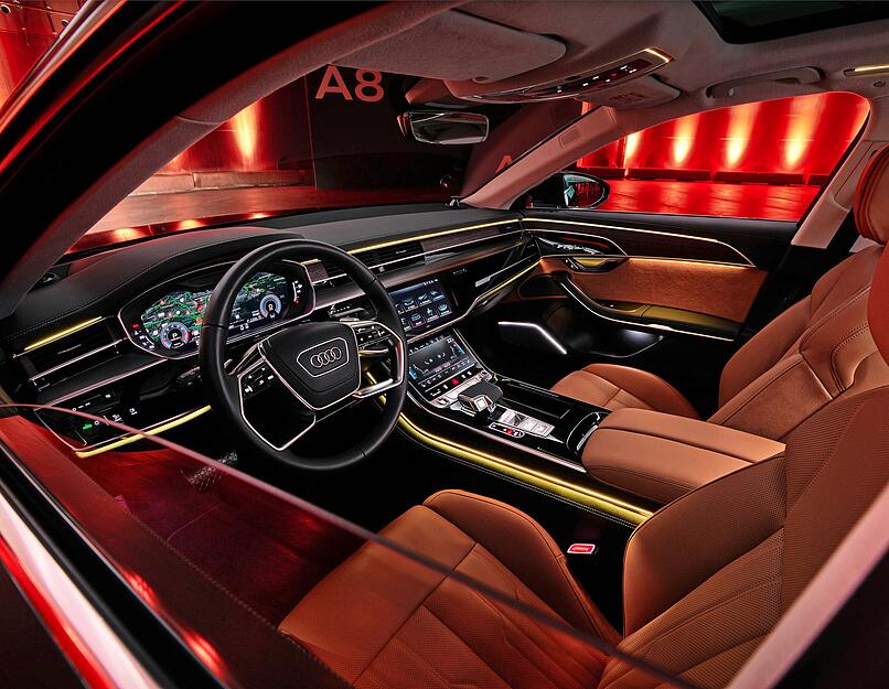 Besonders stolz sind sie in Neckarsulm auf die hohe Verarbeitungsqualität – das gilt auch für den edlen Innenraum. Besonders stolz sind sie in Neckarsulm auf die hohe Verarbeitungsqualität – das gilt auch für den edlen Innenraum.