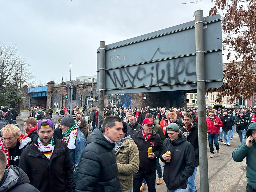 Der VfB Stuttgart trifft in Glasgow auf Celtic. Tausende Anh&auml;nger sind mit vor Ort.
