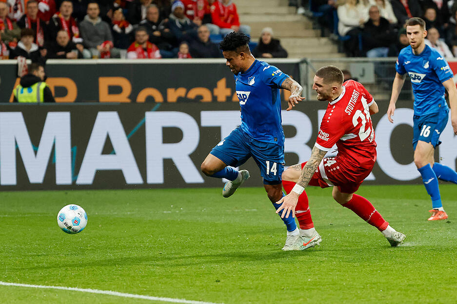 Jeff Chabot: Mit aller Ruhe organisierte er die VfB-Abwehr mit dem jungen Jeltsch. Aber: Beim 1:1 klärt Chabot den Ball direkt in die Füße von Andrej Kramaric. Schwach verteidigt in der Schlussphase. Note: 4,5