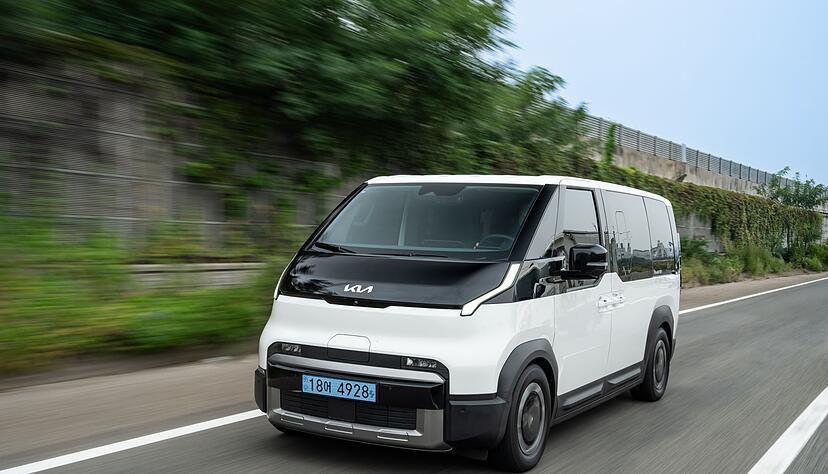 Bislang war Kia hierzulande f&uuml;r Pkw bekannt: Der Hersteller pr&auml;sentiert nun mit dem PV5 sein erstes vollelektrisches Shuttle.