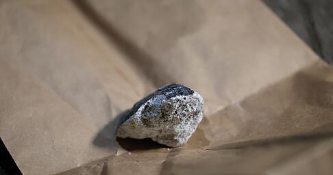 Ein Meteoriteneinschlag ist in den meisten Versicherungsbedingungen der Wohngeb&auml;udeversicherer nicht ausdr&uuml;cklich als mitversicherte Gefahr genannt.