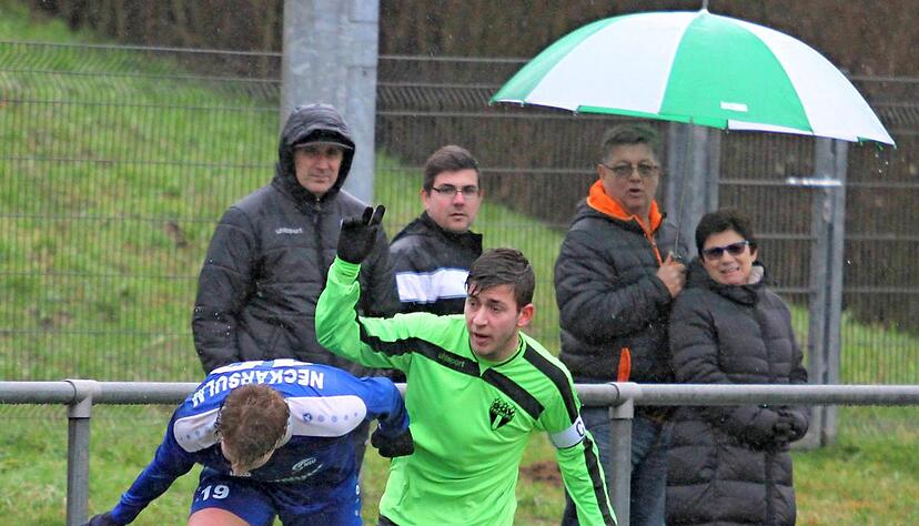 Der Freiberger Marius Kunde (rechts) gegen David Gotovac von der Neckarsulmer Sport-Union. Dieter Gerstung, der sportliche Leiter, sagt: "Sollten wir absteigen, ist das den Fehlern geschuldet, die in der Vergangenheit gemacht wurden." Foto: Bertok Der Freiberger Marius Kunde (rechts) gegen David Gotovac von der Neckarsulmer Sport-Union. Dieter Gerstung, der sportliche Leiter, sagt: "Sollten wir absteigen, ist das den Fehlern geschuldet, die in der Vergangenheit gemacht wurden." Foto: Bertok