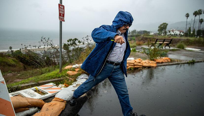 In ehemaligen Brandgebieten drohen Erdrutsche und Schlammlawinen. In ehemaligen Brandgebieten drohen Erdrutsche und Schlammlawinen.