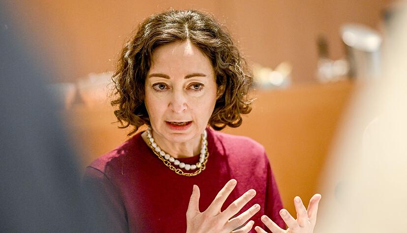 Neben Preissteigerungen besch&auml;ftigen die vzbv aktuell unter anderem auch die Gesundheitsversorgung, KI-Sicherheit und Verbraucherschutz beim Online-Shopping.