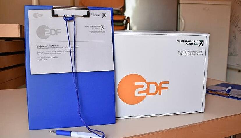 Um die Unterlagen für alle vier Abstimmungen mitzubringen, braucht mancher einen Rucksack − und Zeit in der Kabine. Um die Unterlagen für alle vier Abstimmungen mitzubringen, braucht mancher einen Rucksack − und Zeit in der Kabine.