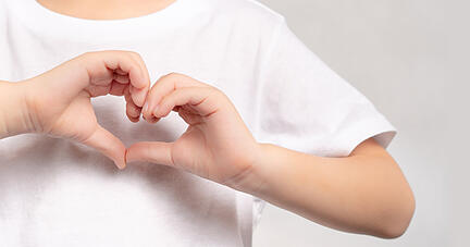 Für den dreijährigen Jungen kann das Coronavirus und auch andere Viren aufgrund einer chronischen Herzerkrankung lebensgefährlich werden. Durch eine Impfung könnte er geschützt werden - nur gibt es diese Möglichkeit für Kinder aktuell noch nicht. Foto: myboys.me/stock.adobe.com Für den dreijährigen Jungen kann das Coronavirus und auch andere Viren aufgrund einer chronischen Herzerkrankung lebensgefährlich werden. Durch eine Impfung könnte er geschützt werden - nur gibt es diese Möglichkeit für Kinder aktuell noch nicht. Foto: myboys.me/stock.adobe.com