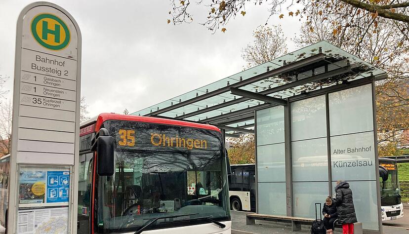 Der Nahverkehr steht vor einer harten Bewährungsprobe. Der Betrieb fährt ein Rekorddefizit ein, das Angebot zu erweitern, ist mit Eigenmitteln kaum möglich.
Foto: Reichert Der Nahverkehr steht vor einer harten Bewährungsprobe. Der Betrieb fährt ein Rekorddefizit ein, das Angebot zu erweitern, ist mit Eigenmitteln kaum möglich.
Foto: Reichert