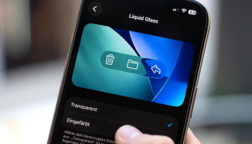 Zu transparent? Dann lässt sich Apples Liquid-Glass-Oberfläche nach dem Update auf iOS 26.1 jetzt auch einfärben.