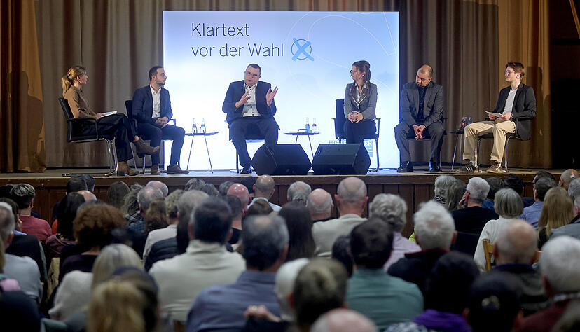 Stimme-Wahlforum vor der B&uuml;rgermeisterwahl in Cleebronn (von links): Linda M&ouml;llers, Eugen Raile, Timo Wenzel, Ingrid Schmidt, Eugen Sokolkov und Ben Ferdinand.