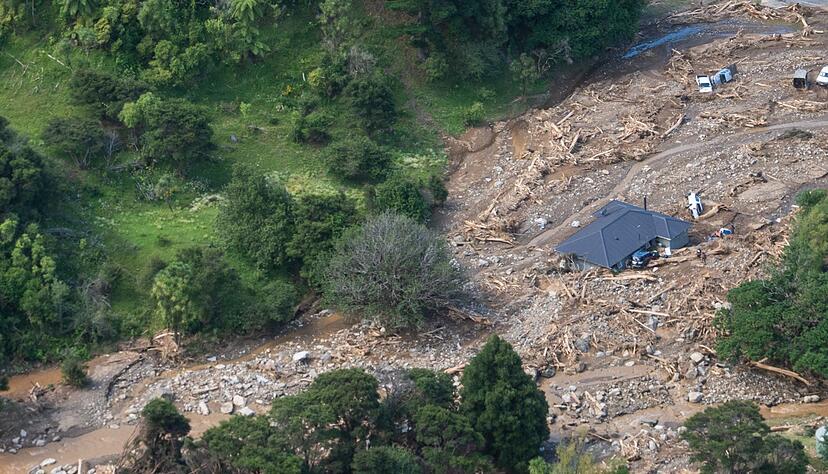 Ungl&uuml;ck auf Campingplatz: Sechs Menschen wurden laut Polizeiangaben unter den Schlammmassen versch&uuml;ttet.